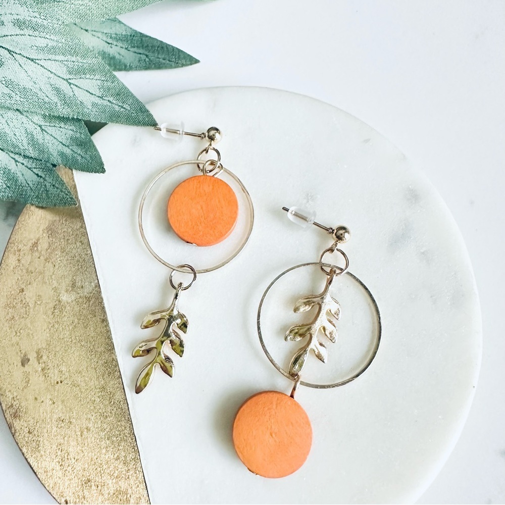 2/$30🌵 Botanical Gold Leaves Wood Circle Asymmetric Dangle Earrings Bohemian